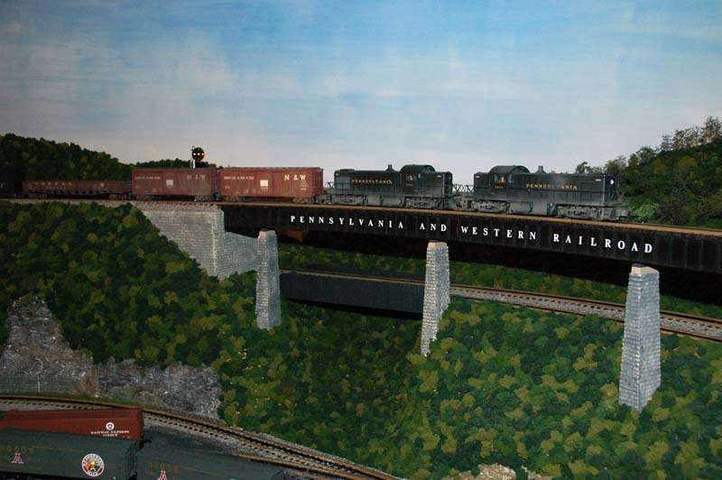 CWM-28 on Signature Trestle